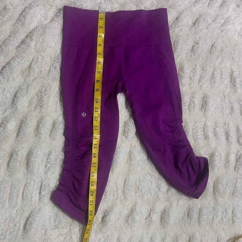 LULULEMON ATHLETICA Women’s Purple Capri Leggings